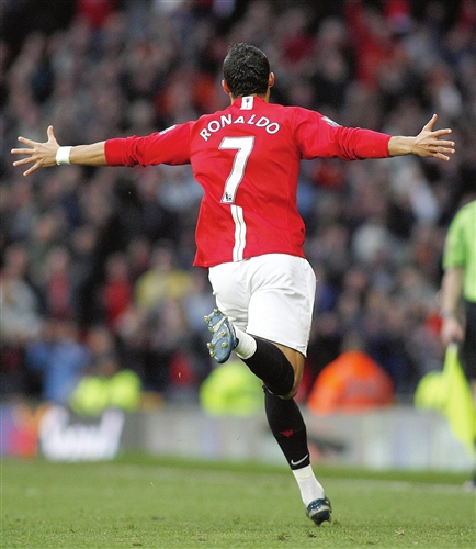 映了他的高 映了他的高